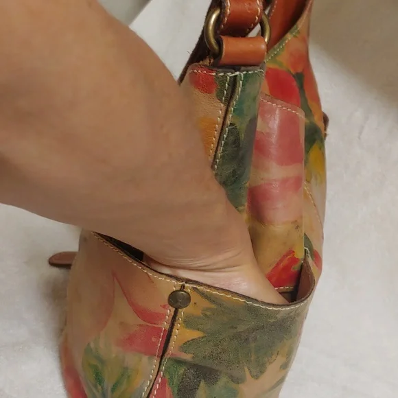 Patricia Nash. Large, Italian leather shoulder bag - Picture 7 of 16